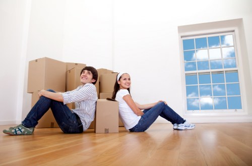 Careful packing and labeling for a Chelsea removal service